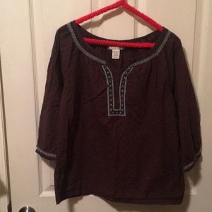 Petals brown top.
